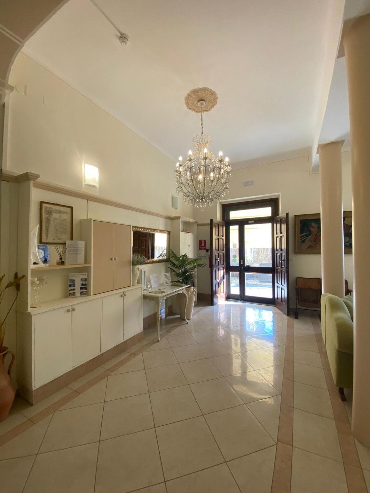Hotel Virginia Marina di Massa Exteriér fotografie