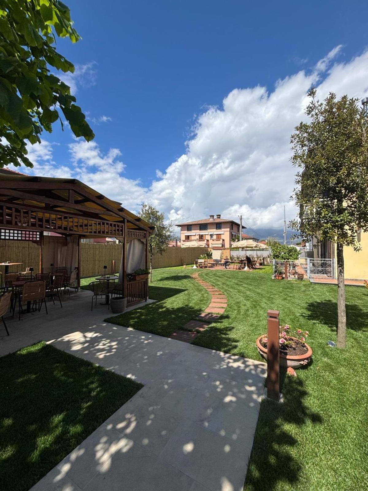 Hotel Virginia Marina di Massa Exteriér fotografie