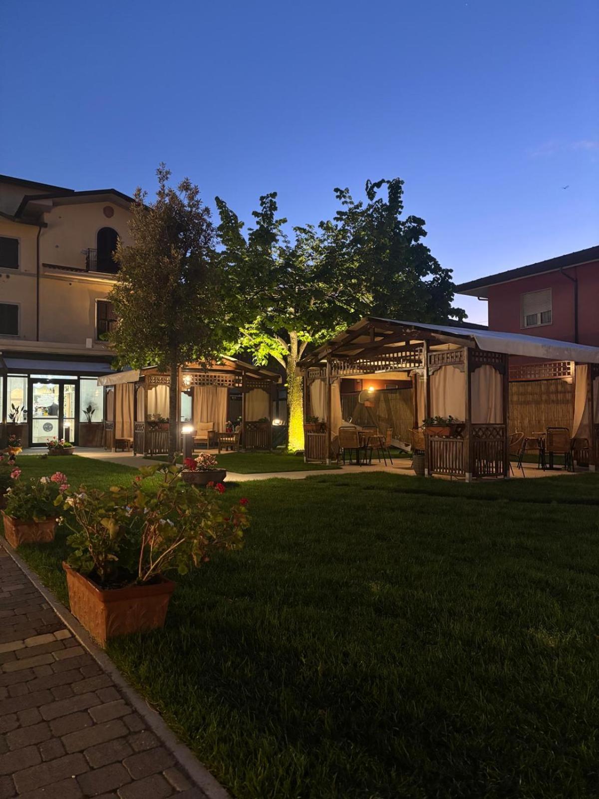 Hotel Virginia Marina di Massa Exteriér fotografie