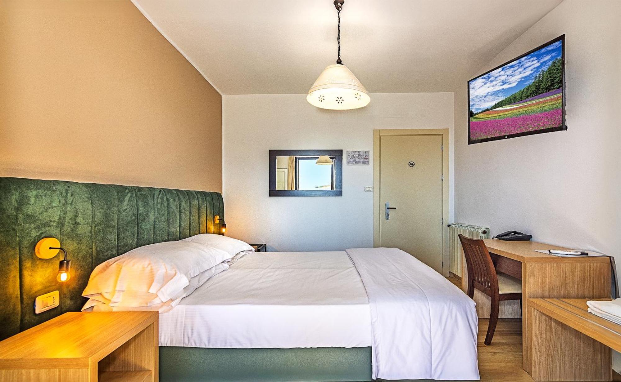 Hotel Virginia Marina di Massa Exteriér fotografie