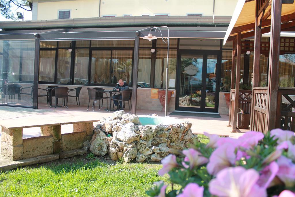 Hotel Virginia Marina di Massa Exteriér fotografie